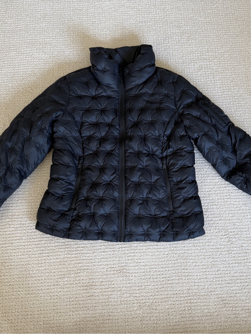 The North Face Women’s Black Puffer Jacket - L